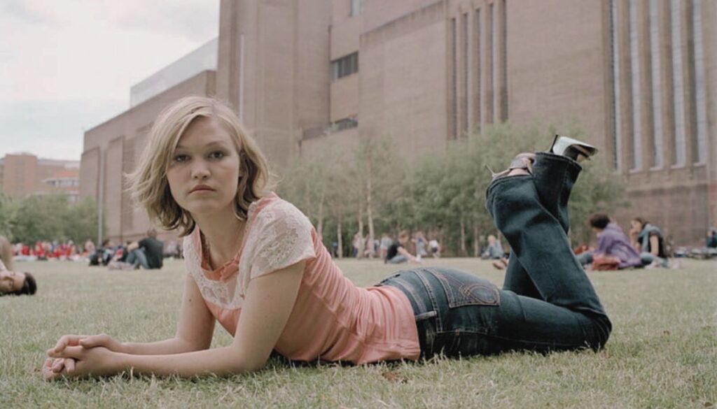 Julia Stiles
